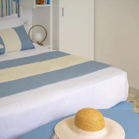 Estate4home - Emeri Holiday home *